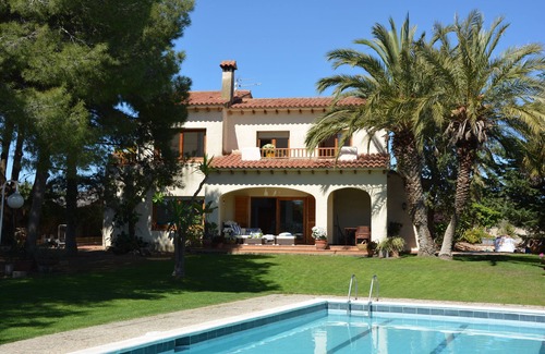 Passeig Maritim Villa | 10 min./car from Sitges. Villa Colibri. 12 minutes walk from Beaches/Center