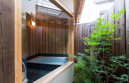 Sannenzaka Ninenzaka House | ≪10 min to Gion≫ "Momiji-an" Relaxing bathroom, 3 sleeps townhouse in Kiyomizu