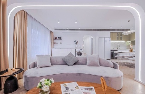 Downtown Shanghai Apartment | 10-min walk to People Square, Shanghai Museum & Xintiandi