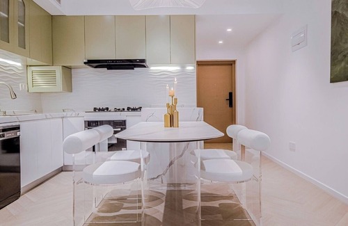 Downtown Shanghai Apartment | 10-min walk to People Square, Shanghai Museum & Xintiandi