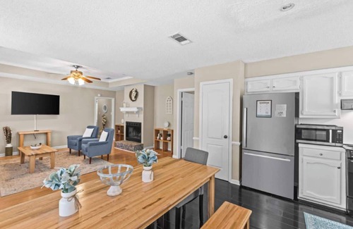 South Baton Rouge House | 10 Mins to Tiger Stadium! South Burbank Bungalow