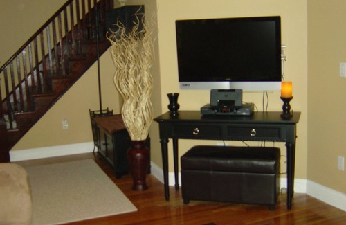 Medford House | 10 Minute drive to Boston - 3 Bedrooms, 2 full baths, 1 half.