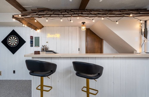 Wyoming House | 10 minutes from GR. High end retro retreat with hot tub, bar, and board games.