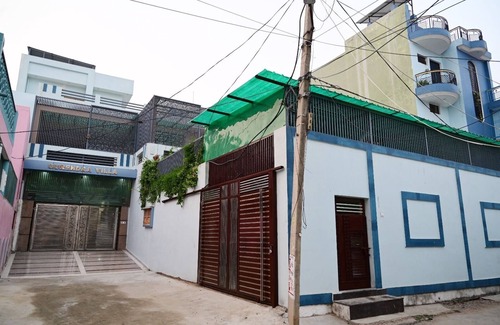 Bouvet Island House | 10 minutes from Ram Mandir! Family-sized home with Parking and Garden.