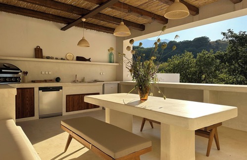 Filaki Villa | 10 minutes from the beach.superb sea-view villa.private infinity pool.Jacuzzi. BBQ