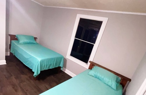 Mobile House | 10 minutes from the downtown home of the madigras safe place , shopping center