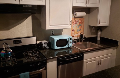 Oakmont Heights Apartment | 10 minutes to Everything. Entire apartment