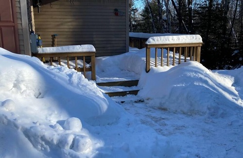 Wilmington House | 10 Minutes to Mt Snow, Chimney Hill ski home! Cozy Family home