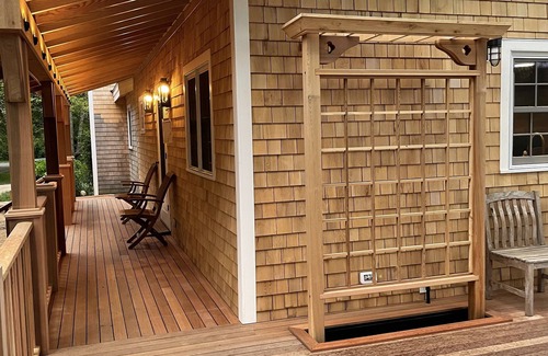 Chilmark House | 10 minutes walk to Lucy Vincent Beach