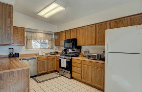 Northeast Reno House | *10% Off* Skyline Escape~Reno~UNR~Tahoe~Casinos