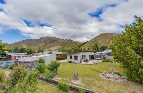 Omarama House | 10 on TEAL HOLIDAY HOME