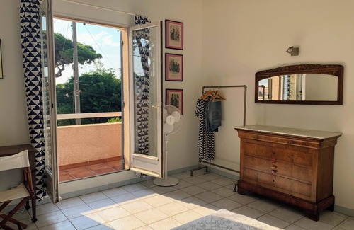 La Capte Villa | 10 pax, Family friendly, 2 mins walk to the beach, sea view.