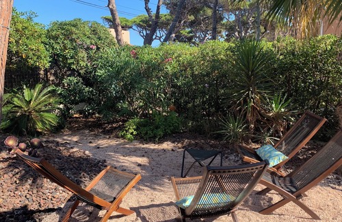 La Capte Villa | 10 pax, Family friendly, 2 mins walk to the beach, sea view.