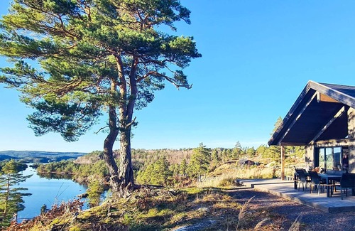 Risor House | 10 person holiday home in Søndeled