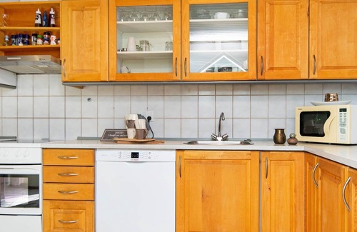 Henne House | 10 person holiday home in Henne