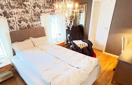 Arendal House | 10 person holiday home in arendal