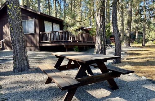 Graeagle Apartment | 10 Pomo Trail - On the Creek!