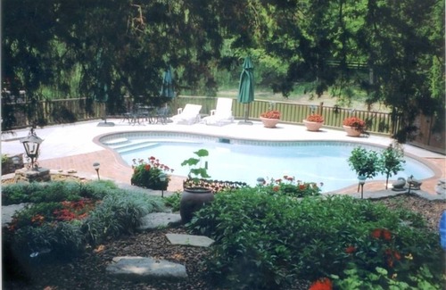 Whites Creek Cabin | 100 Acres-Wildlife Galore! Convenient to Nashville & Opryland