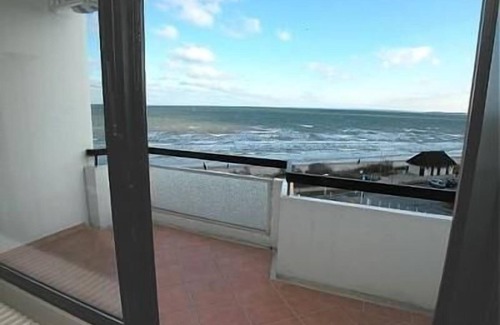 Scharbeutz Apartment | 100% lake view directly on the spa promenade!