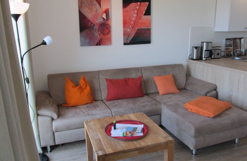 Wurster Nordseekuste Apartment | 100 m to the sea, family friendly, nonsmoker, apartment with dike view