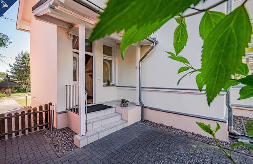 Heringsdorf Apartment | 100 m² Große Ferienwohnung für bis zu 5 Personen, 10 min vom Strand Entfernt
