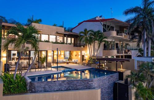 Crucecita Villa | 1007 - Casa Buena Vida