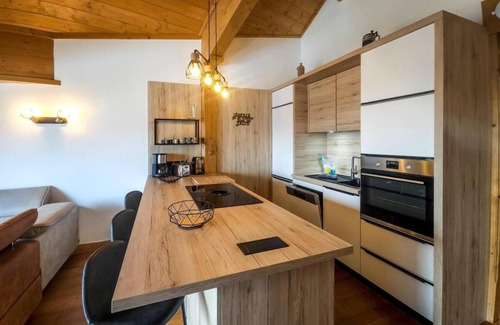 Saint-Martin-de-Belleville Apartment | 100m from ski slopes, terrace, balcony, parking, tv, ski locker, 76m², Saint Martin de Belleville
