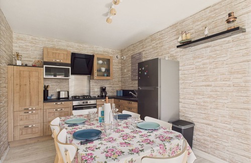 Saint-Hilaire-de-Riez Ski Chalet | 100m from the beach - House for 4 in St Hilaire