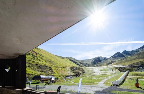 Peyragudes Apartment | 100m from ski slopes, 1st floor, parking, tv, ski locker, 49m², Peyragudes
