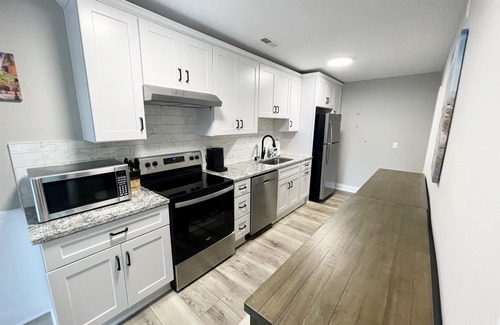Isle of Palms Condo | #101 Ocean Inn 2 Bedroom 1.5 Bath Modern Favorite