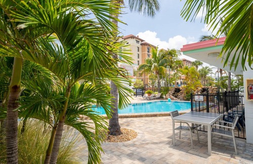 Bay Esplanade Apartment | 101 · ☀Pool✔ Beach✔ Self Checkin✔ Free Parking✔
