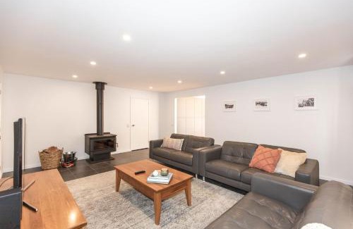 Jindabyne House | 104 Gippsland Street