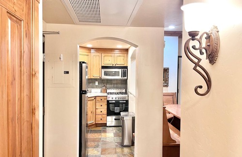 Zermatt Villa | 1047/49 4-Star Zermatt 2B2B Villa Near Park City