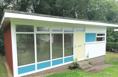 Cromer Ski Chalet | 107 Kings Chalet Park - a holiday chalet in Cromer