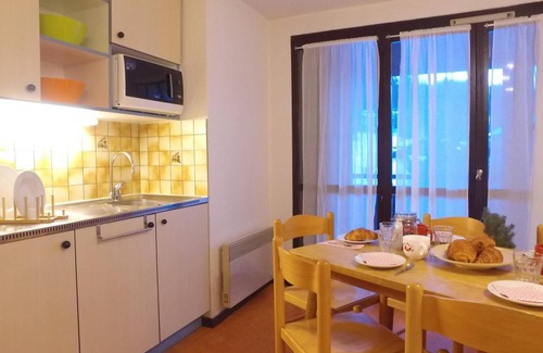 Saint-Leger-les-Melezes Apartment | 10m from ski slopes, swimming pool, sauna, hammam, parking, tv, ski locker, 28m²