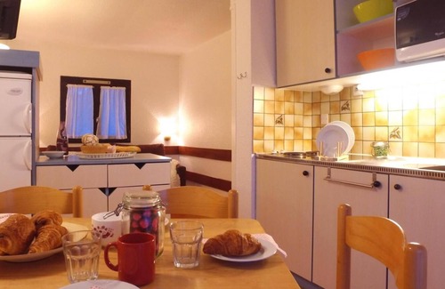 Saint-Leger-les-Melezes Apartment | 10m from ski slopes, swimming pool, sauna, hammam, parking, tv, ski locker, 28m²