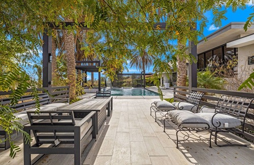 Indio House | 11-bedroom Estate 2.5 acres + game room