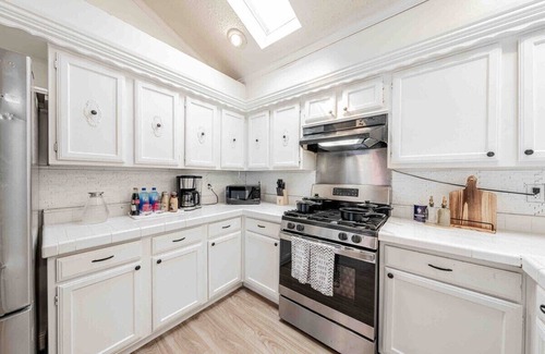 Houston House | 11 Guests Cozy 3BR near IAH 2431 George Bush Airport