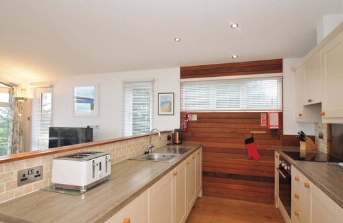 Dobwalls Cottage | 11 HORIZON VIEW, family friendly, luxury holiday cottage in Dobwalls