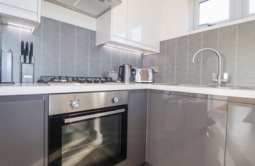 Dobwalls Cottage | 11 MEADOW RETREAT, romantic, luxury holiday cottage in Dobwalls