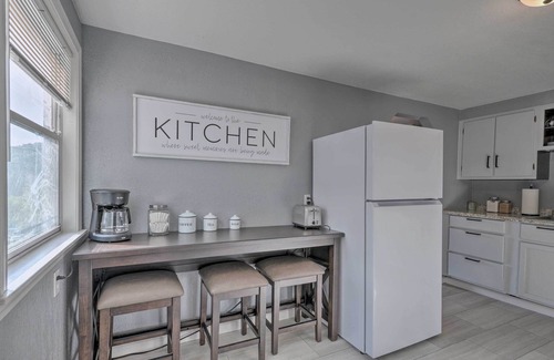 Rockaway Beach Cottage | 11 Mi to Dtwn Branson: Cottage in Rockaway Beach!