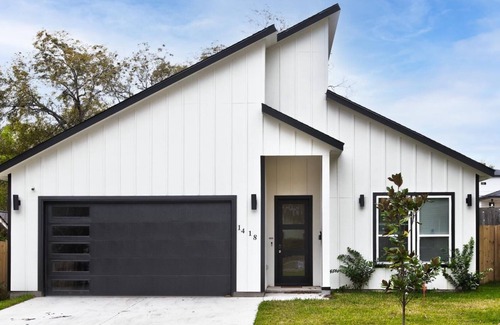 Cedar Crest House | 11 min BishopArts|Downtown | Luxury Stay