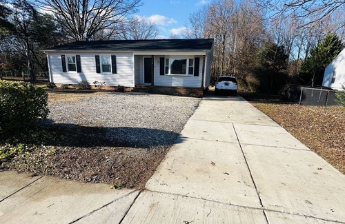 Greensboro House | 11 MINUTES TO PTI AIRPORT! CENTRAL LOCATION! NEWLY RENOVATED!