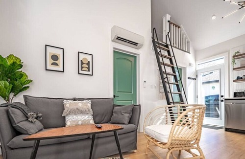 Rosemount House | 111H-3 · Kingsdale Designer Tiny house w/ king bed