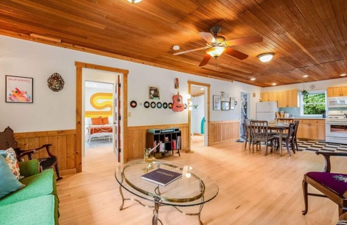 Fall City Apartment | 118 - The Willow Tree Bungalow