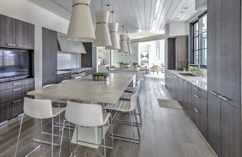 Water Mill House | 12,000 sq ft of Luxury, Modern Design, Full Gym, Indoor and Outdoor Dining.