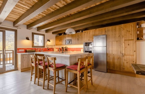 Novallay Ski Chalet | 12 guests big and fully renovated chalet 10mn drive from the ‘3 Vallées’ !