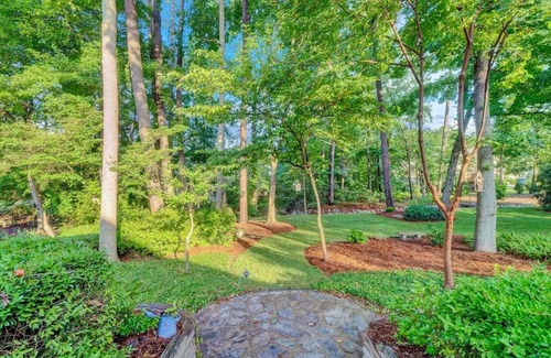 Wake Forest House | 12 guest, family &dog friendly home on ½ acre in Wake Forest, NC