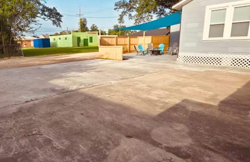 Lake Charles House | 12 GUEST HOME IN HISTORIC DISTRICT WITH FAMILY FRIENDLY PATIO