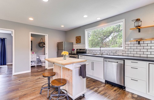 Austin Cottage | 12 Mi to Dtwn: Austin Guest Cottage w/Pool Access